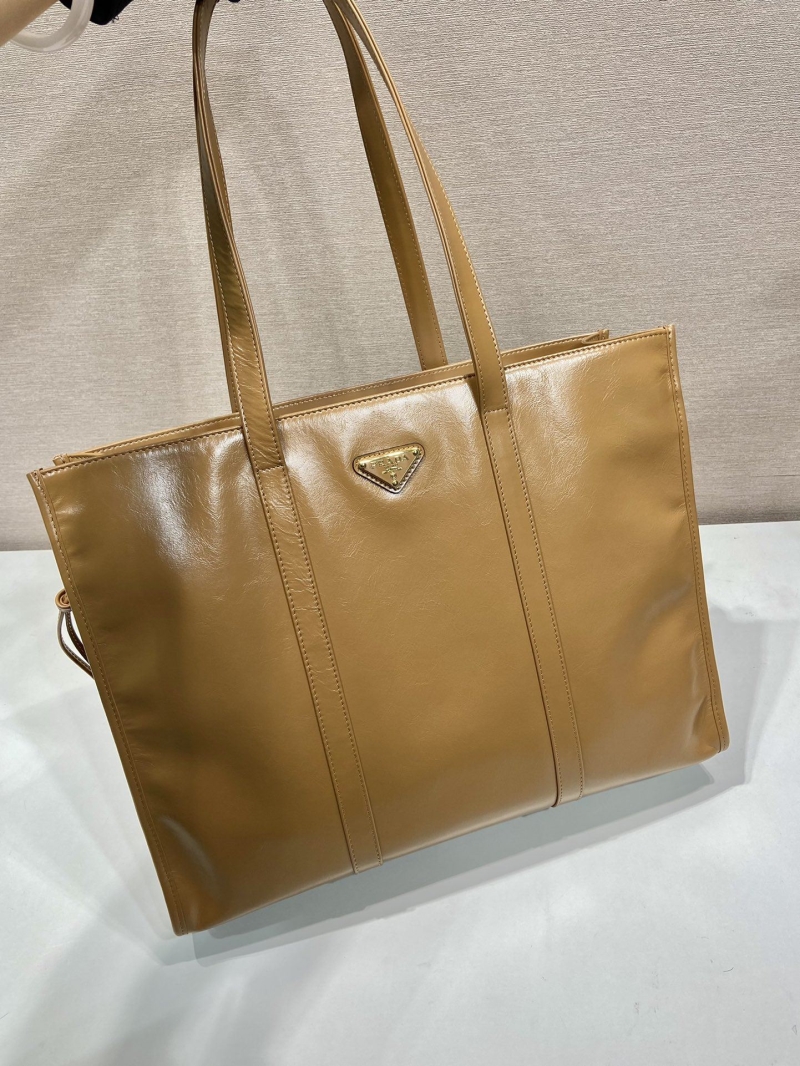 Pra*a tote bags